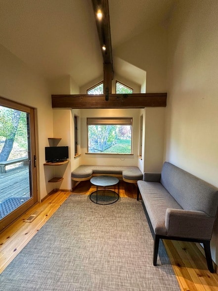 Foto del edificio - 233 Timberline Rd