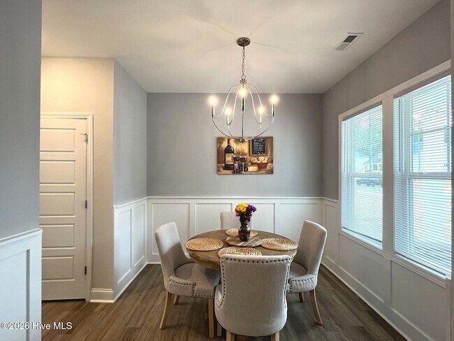 Foto del edificio - 280 Flying Bolt Dr