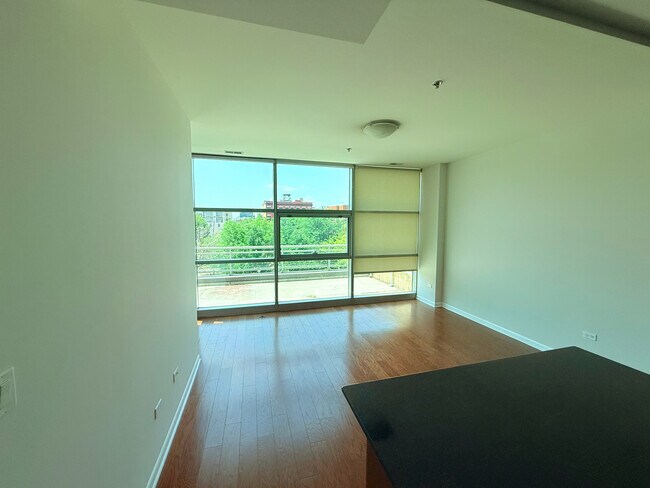 Foto del edificio - 225 S Sangamon St