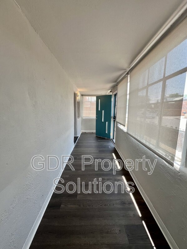 Building Photo - 1717 Griegos Rd NW