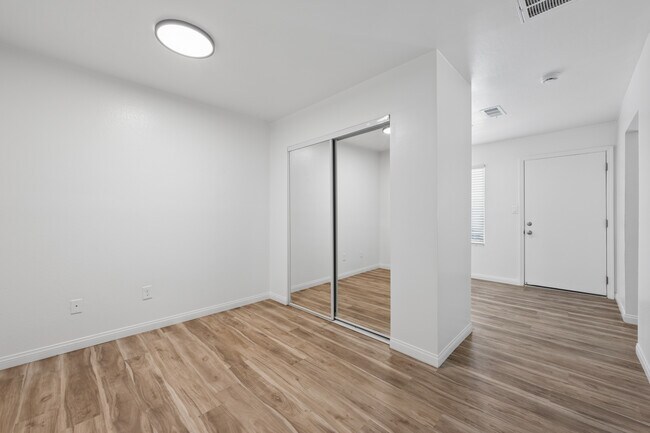 Foto del edificio - Terrace East Apartment Homes