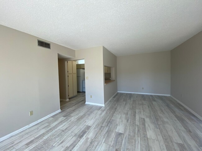 Building Photo - Beautiful 2 Bed 2 Bath Condo for Rent in O...