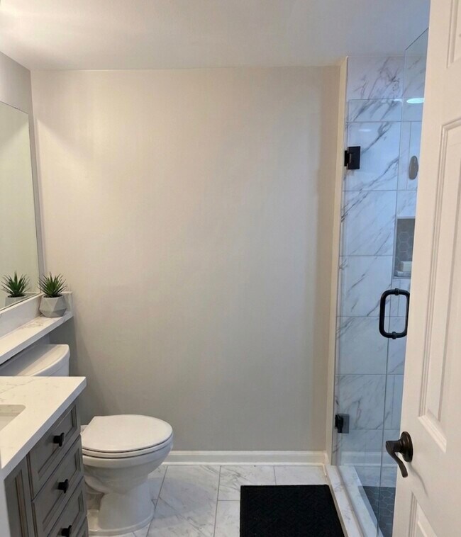 Building Photo - 4254 River Green Dr NW