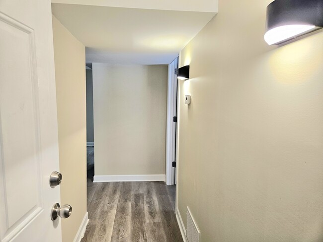 Foto del edificio - 1922 Elmwood Ave