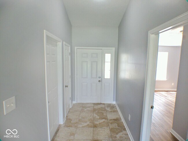 Foto del edificio - 5633 Wynridge Ct