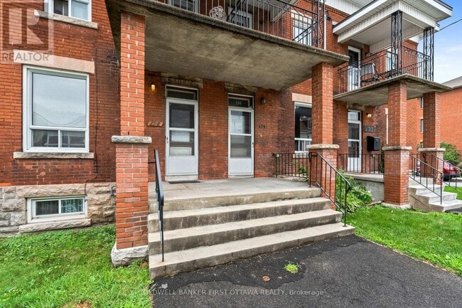 Building Photo - 174-174 Rochester St