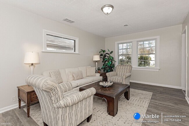 Building Photo - 4 br, 1 bath House - 12525 Mcgowan Ave