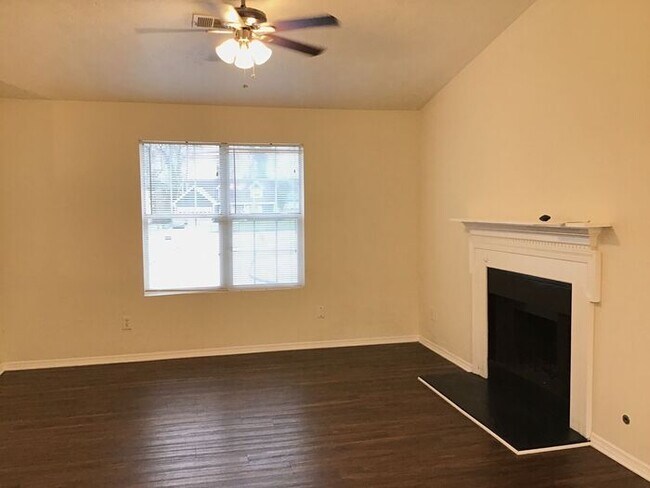 Building Photo - 2600 Clifton Downs Trail