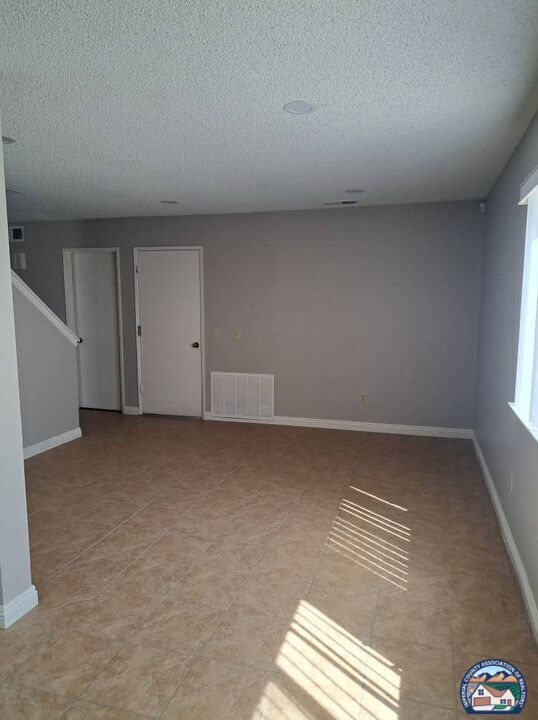 Foto del edificio - 2571 W Orange Ave