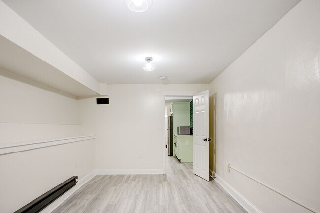 Building Photo - 3217 W Montgomery Ave MANAGED