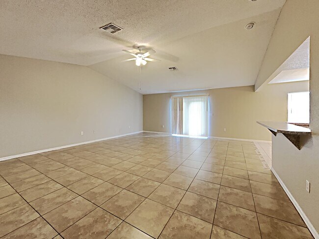 Building Photo - 1590 Meadows Pond Dr