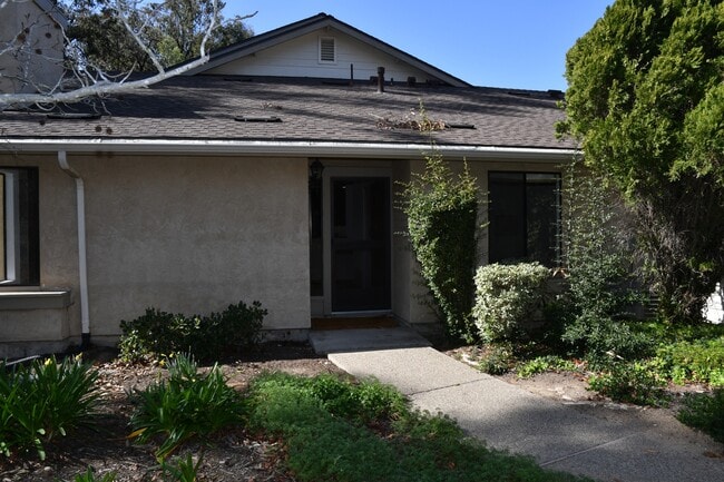 Building Photo - 10353 Crosscreek Terrace