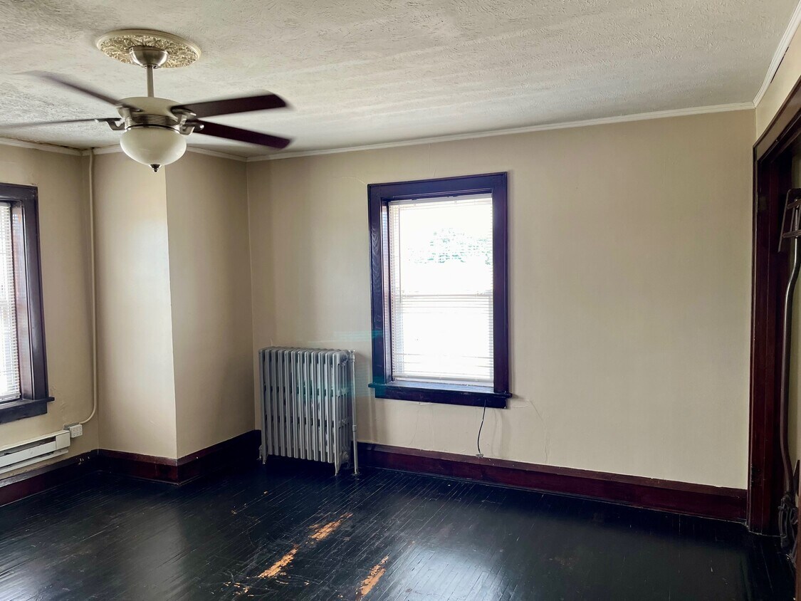 Foto principal - 622 N Main St