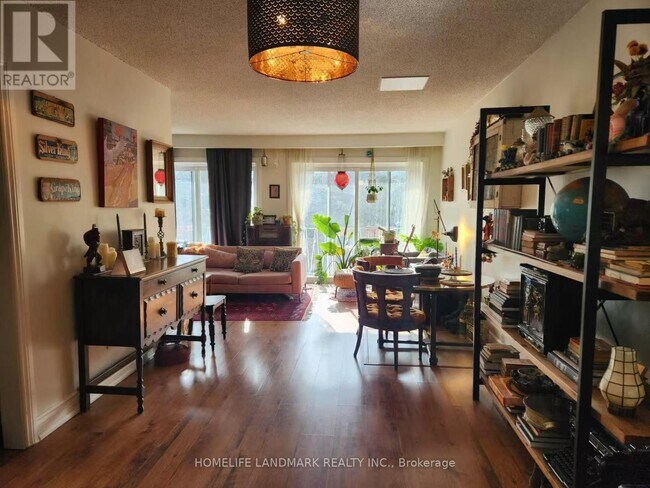 Photo du bâtiment - 213 Kenilworth Ave