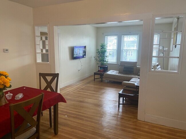 Foto del edificio - 745 Mt Auburn St