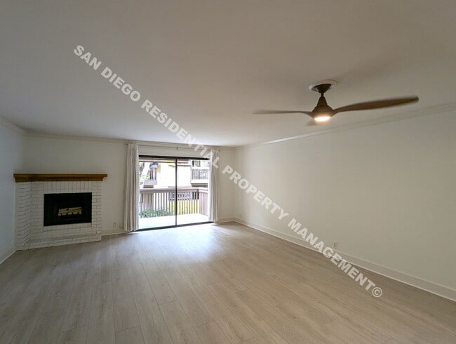 Building Photo - 8850 Villa La Jolla Dr