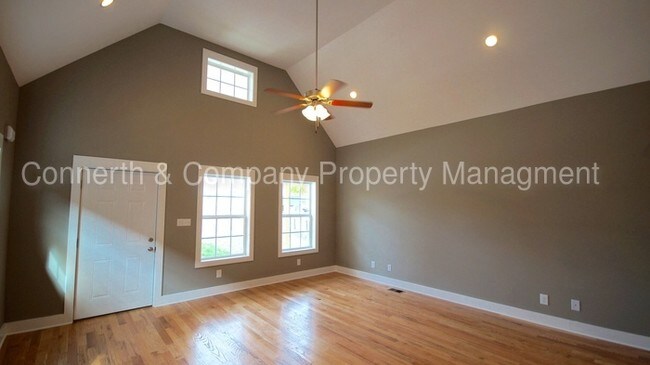 Building Photo - 108 Marion St