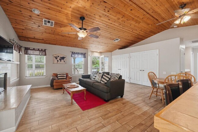 Foto del edificio - 7501 Uplands of the Kern Dr