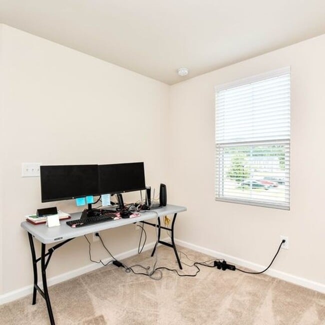 Building Photo - 403 Hampton Townes Dr