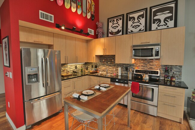 Building Photo - One-of-a-Kind Loft for Rent at Plant 51 in...