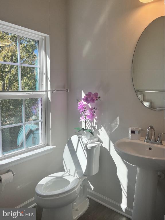 Foto del edificio - 7977 Independence Dr