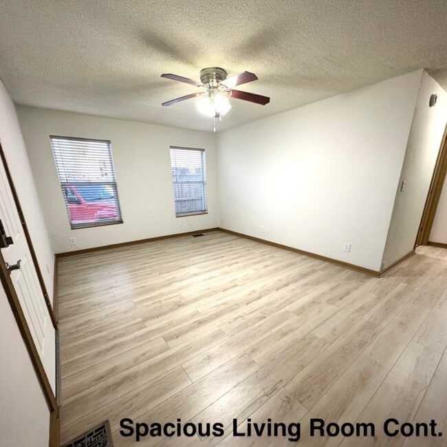 Building Photo - 202-1