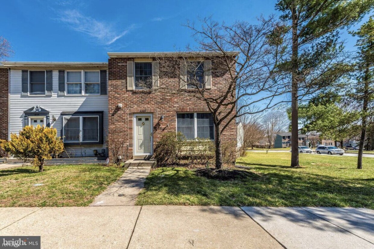 Primary Photo - 3 br, 2.5 bath Townhome - 6062 Cedar Wood ...
