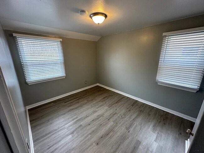 Foto del edificio - 712 Taunton Pl