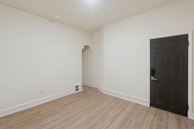 Foto del edificio - 5532 N Lawrence St