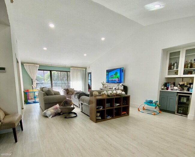 Foto del edificio - 6752 Montego Bay Blvd