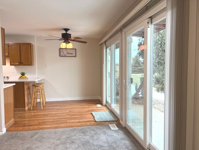 Building Photo - 652 Mallard Ct