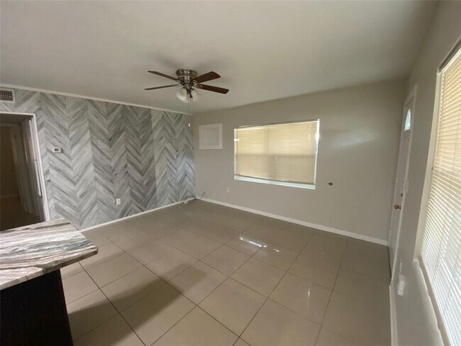 Foto del edificio - 2605 Pembrook Dr