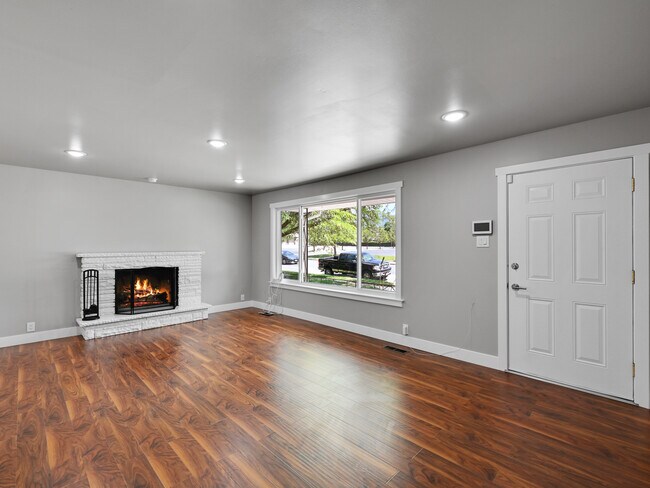 Building Photo - 603 Greenwood Ave