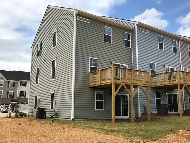 Building Photo - 249 Misty Pike Dr