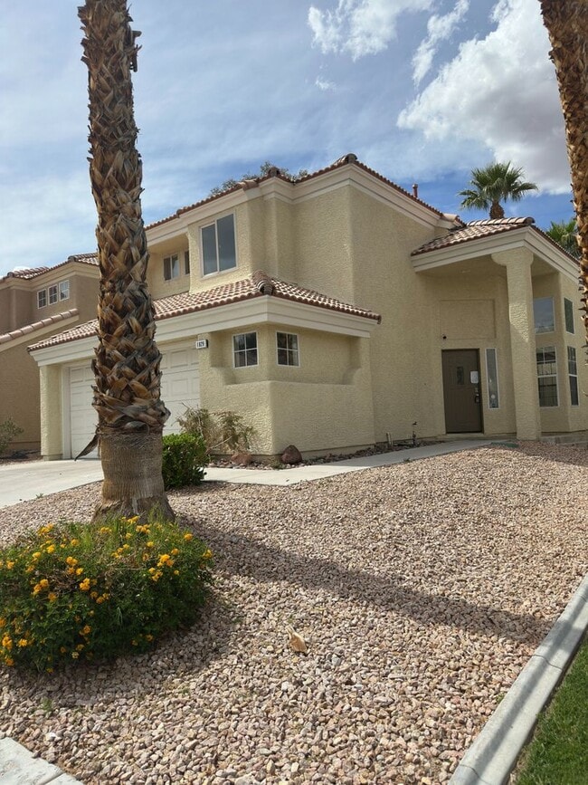 Building Photo - Welcome to Your Dream Home!
