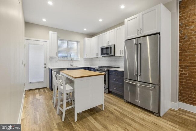 Building Photo - 912 Ellsworth St