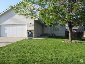 Building Photo - 3501 Aspen Ln
