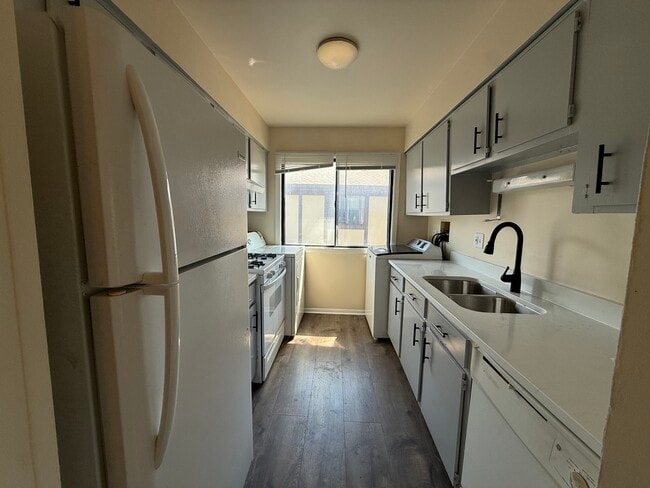 Building Photo - 6258 Gold Cir