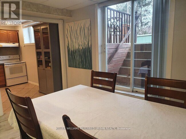 Building Photo - 3352 Ellengale Dr