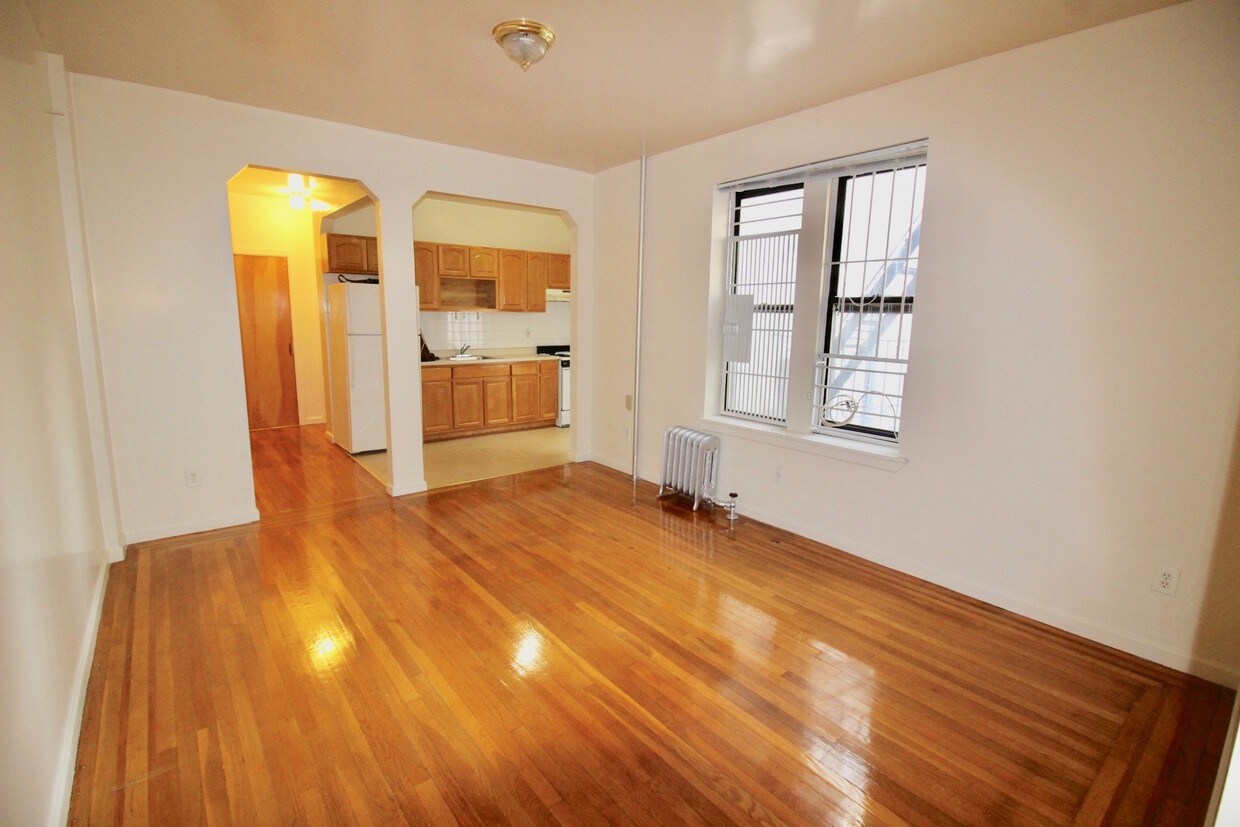 Foto principal - 8405 Bay Pkwy