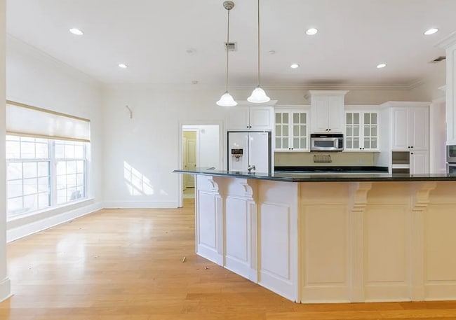 Foto del edificio - 4419 Triple Oak Dr