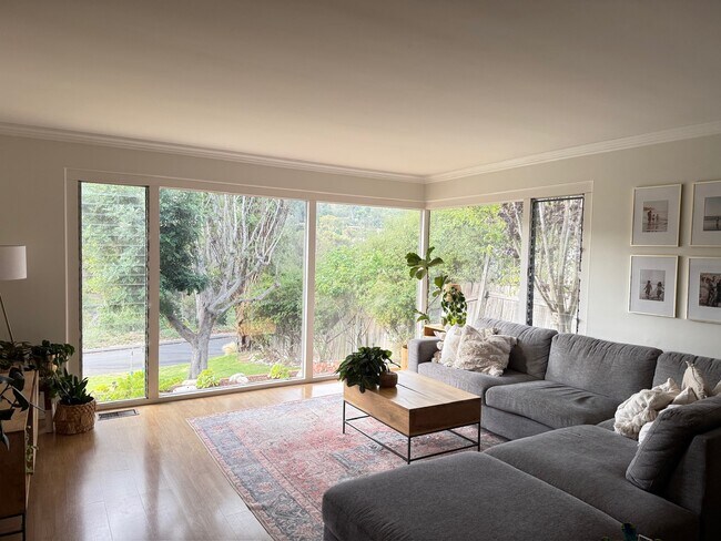 Sala de estar - 2729 Palos Verdes Dr N