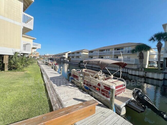 Building Photo - 775 Gulf Shore Dr