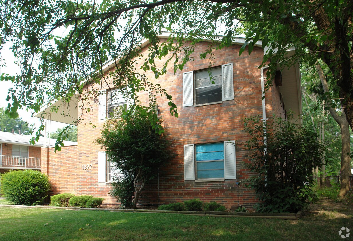 Foto del edificio - 1377 Forsythe Ave