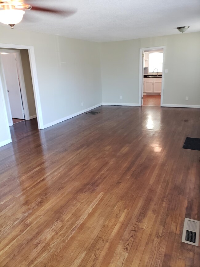 Foto del edificio - 2790 Sardis St