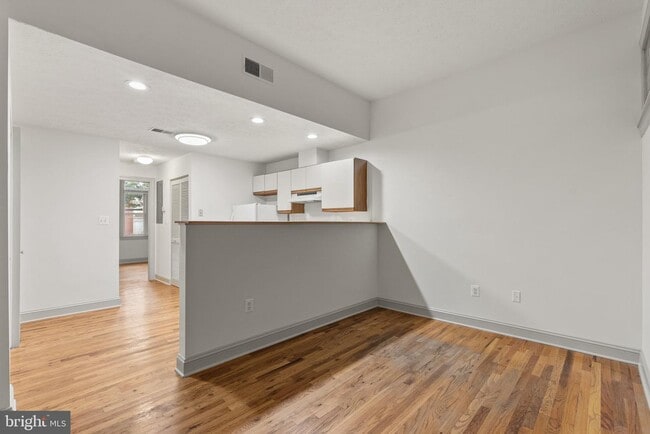 Foto del edificio - 7 W Piccadilly St