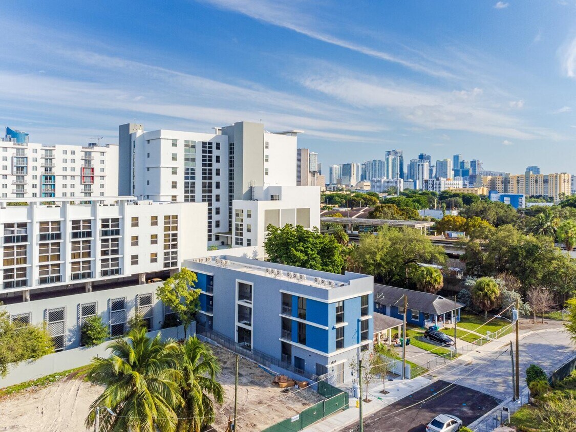 Foto del edificio - 1159 NW 8 AVE