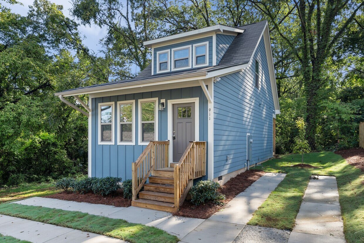 Primary Photo - Available Early July! 3-bedroom home with ...