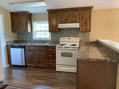 Building Photo - 5579 N Avocado Ln