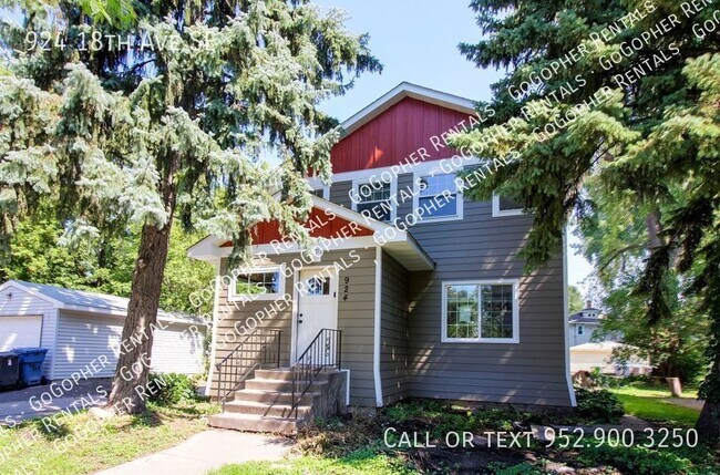 Building Photo - Fully Renovated 5 Bedroom House Close to U...